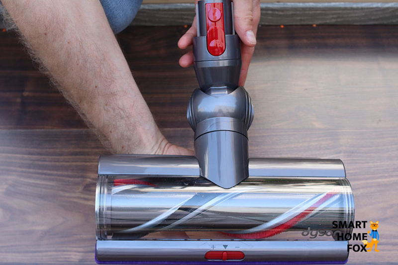Brosse à entraînement par couple sur le Dyson V11